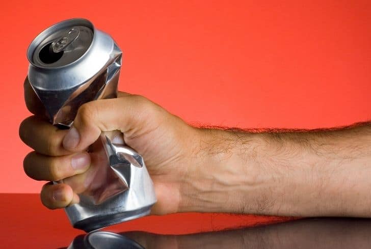 你能回收壓碎的罐頭嗎? 你能回收壓碎的罐頭嗎?